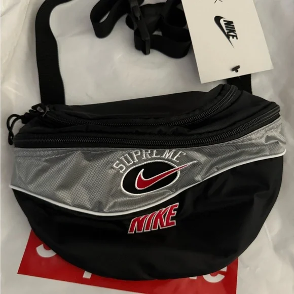 Nike×Supreme weist shoulder Bag Buy Supreme x Nike Shoulder Bag